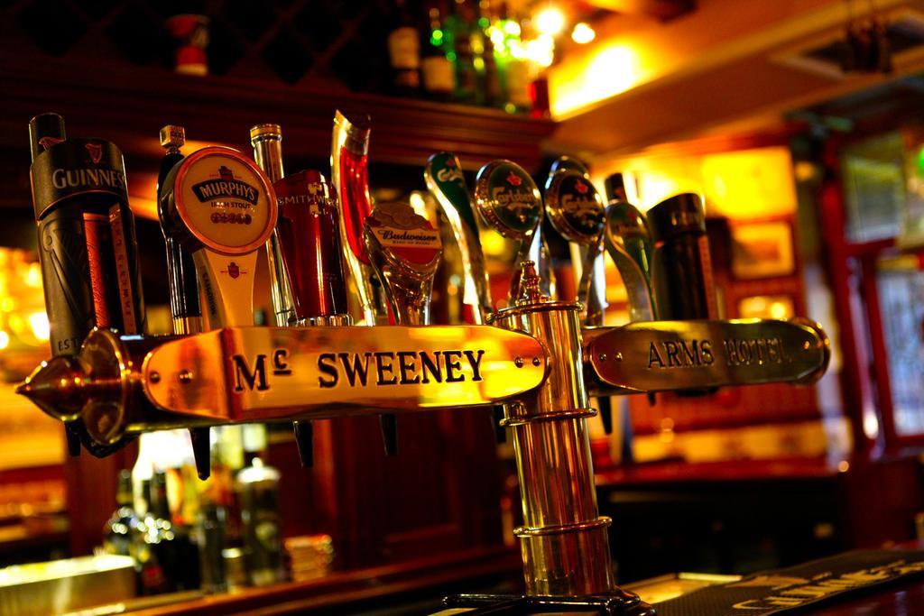Mcsweeney Arms Hotel Killarney Eksteriør bilde