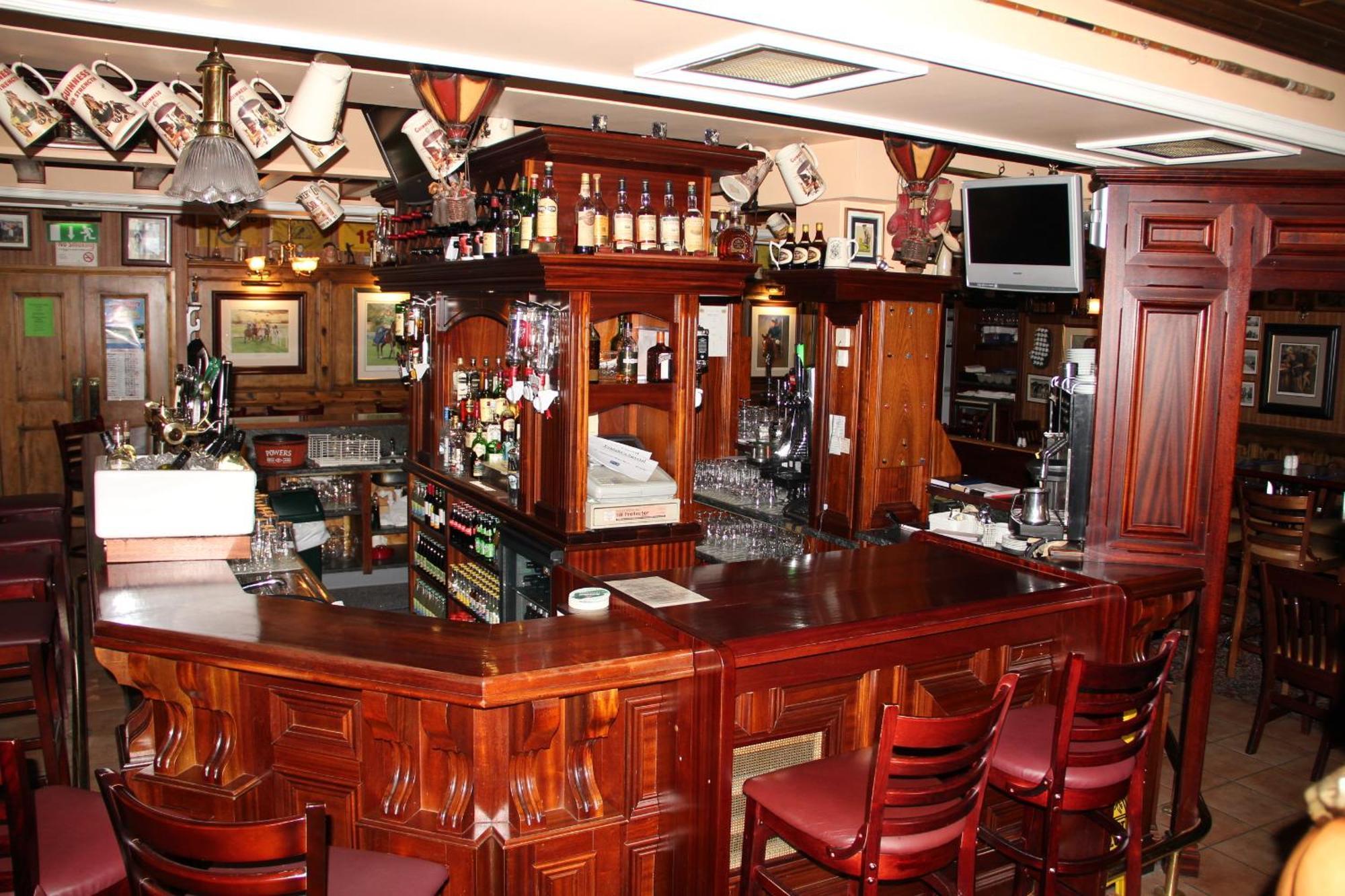 Mcsweeney Arms Hotel Killarney Eksteriør bilde