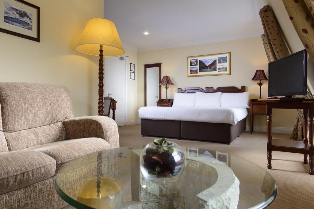Mcsweeney Arms Hotel Killarney Eksteriør bilde