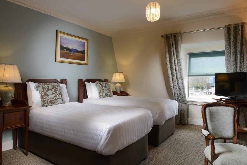 Mcsweeney Arms Hotel Killarney Eksteriør bilde