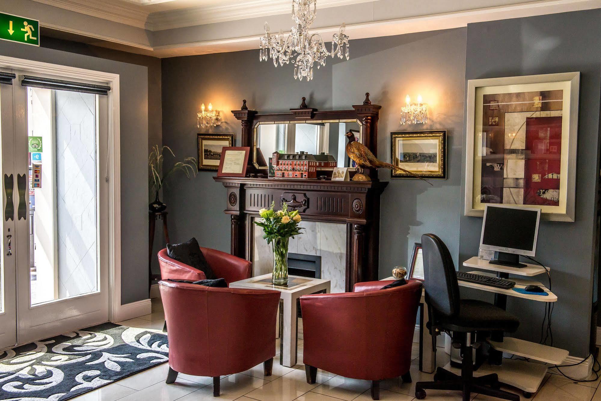 Mcsweeney Arms Hotel Killarney Eksteriør bilde
