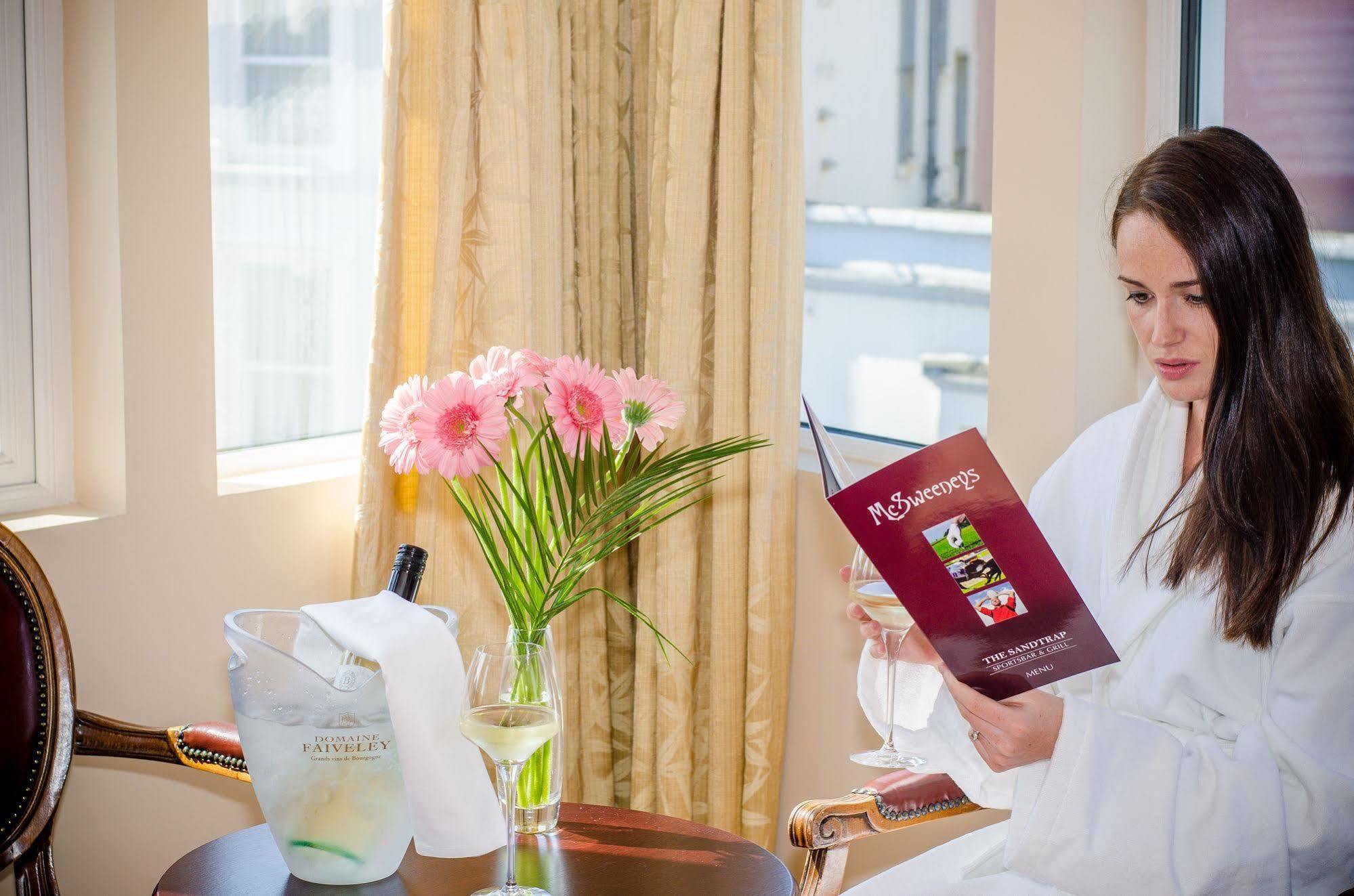 Mcsweeney Arms Hotel Killarney Eksteriør bilde