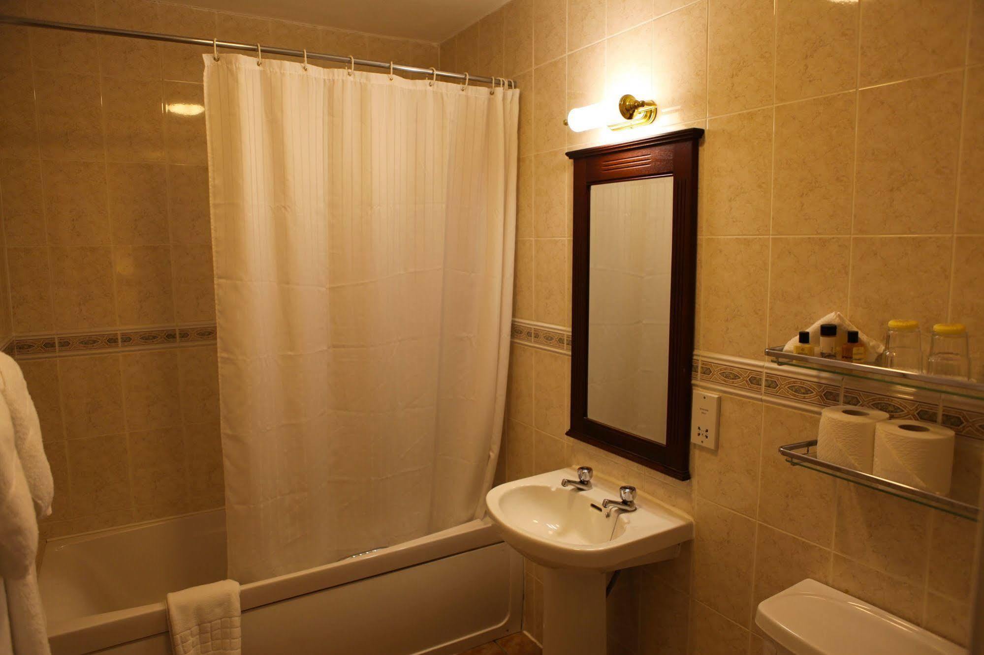 Mcsweeney Arms Hotel Killarney Eksteriør bilde