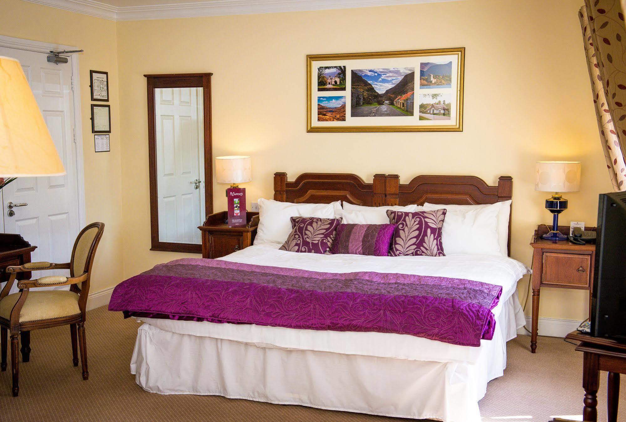 Mcsweeney Arms Hotel Killarney Eksteriør bilde