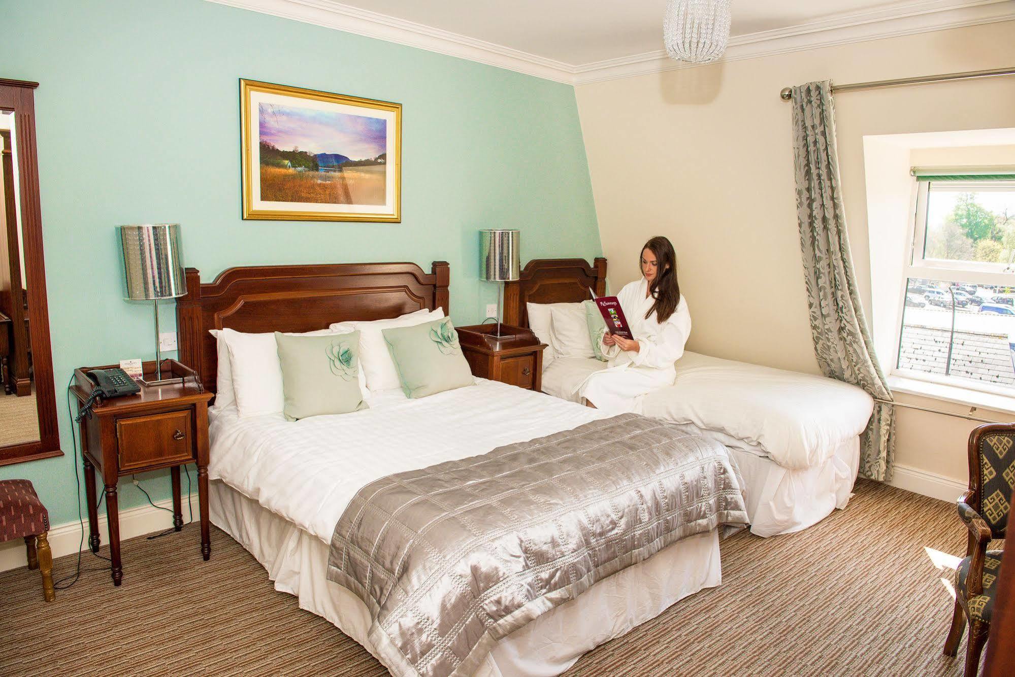 Mcsweeney Arms Hotel Killarney Eksteriør bilde