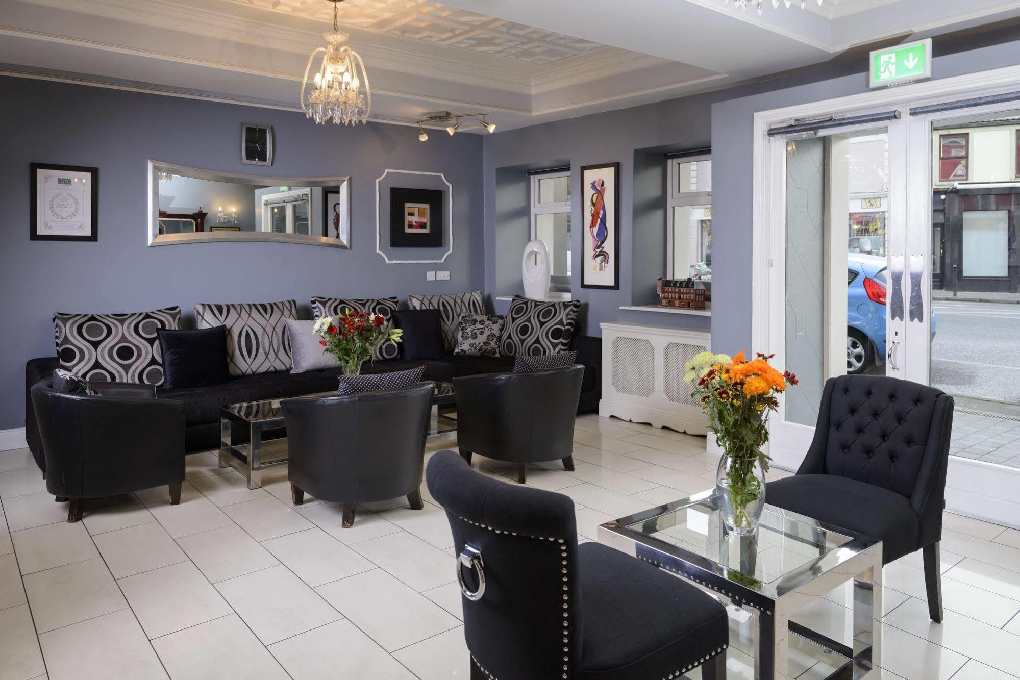 Mcsweeney Arms Hotel Killarney Eksteriør bilde