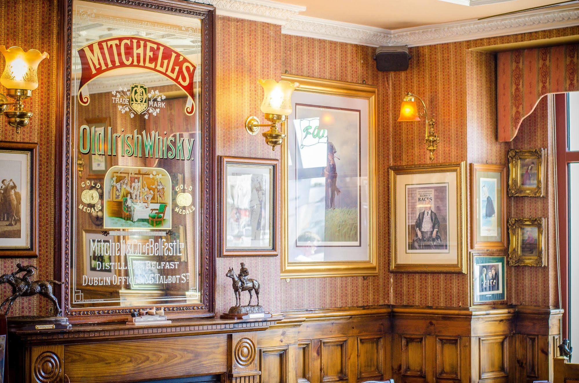 Mcsweeney Arms Hotel Killarney Eksteriør bilde